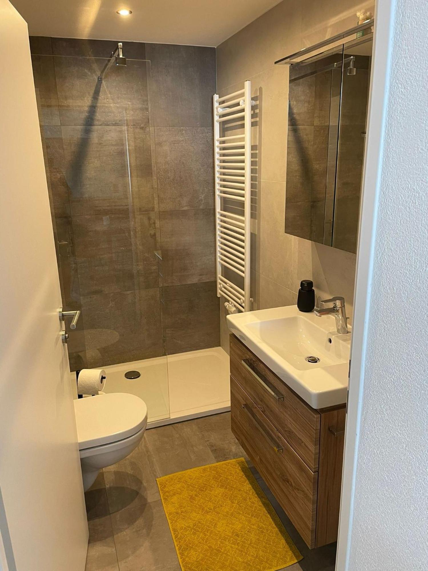 גמונדן Idyllische Suite In Zentrumsnaehe Mit Parkplatz Top 2 חדר תמונה